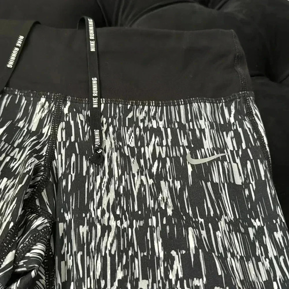 Nike Running Dri-Fit Womens Crop Leggings XS Athletic Workout Pants Athleisure - Picture 2 of 11